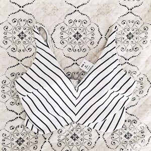 NWT! LF Striped Cropped top in Navy/White in XS