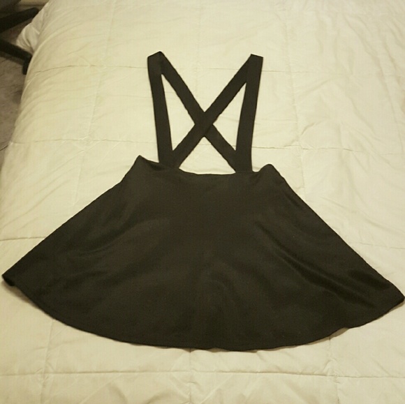 Suspender skirt