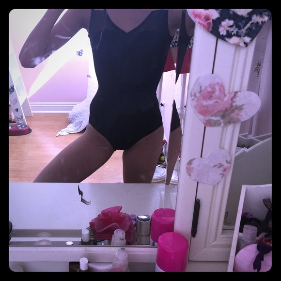 Body wrappers black leo