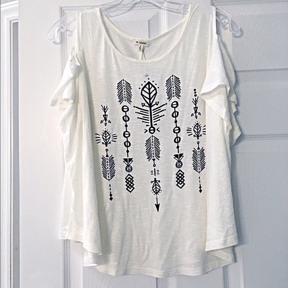 Cute fit cold shoulder boho tee! 1 LEFT! - Picture 2 of 4