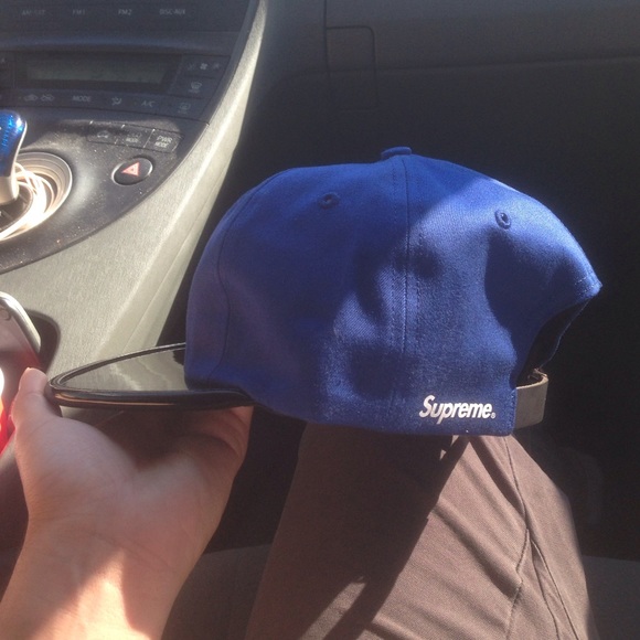Supreme hat - Picture 2 of 3
