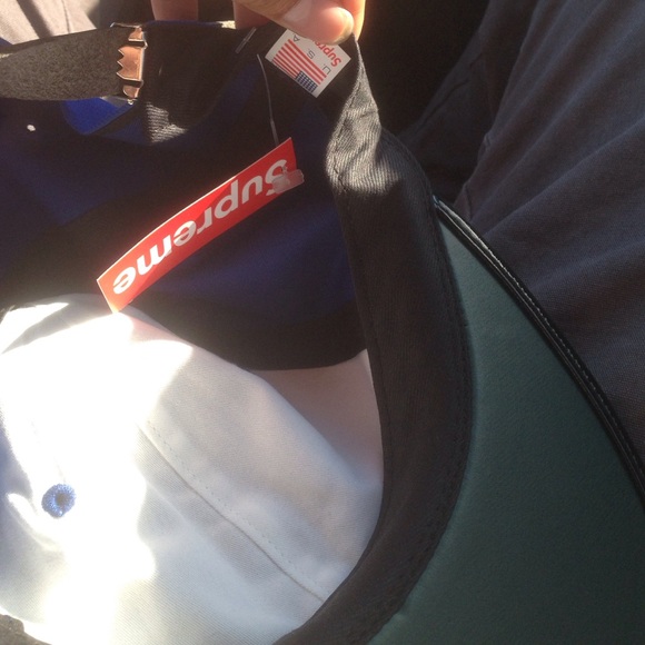 Supreme hat - Picture 3 of 3