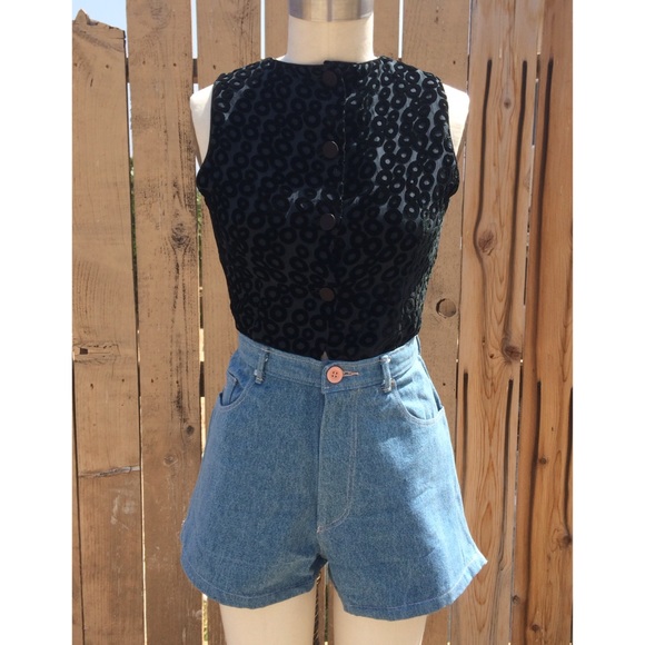 adorable high-waisted denim short shorts