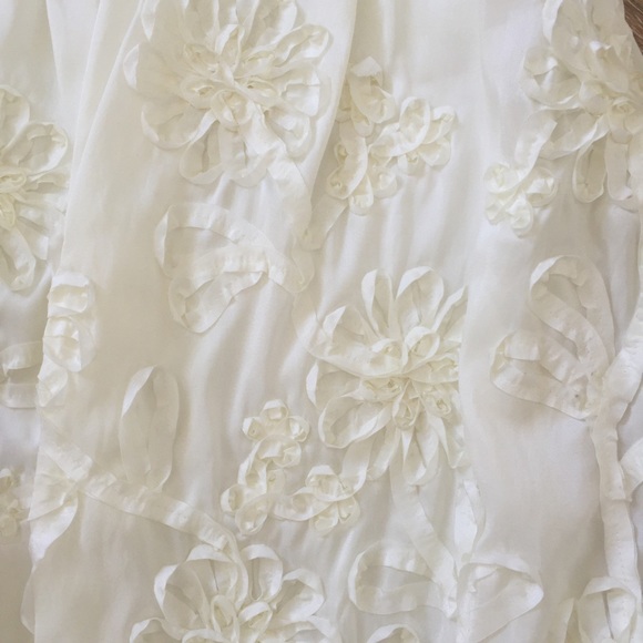 Ivory Floral Embellishment Dress - Picture 2 of 4