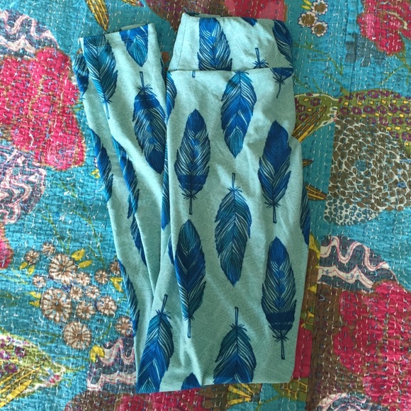 Lularoe OS feather leggings