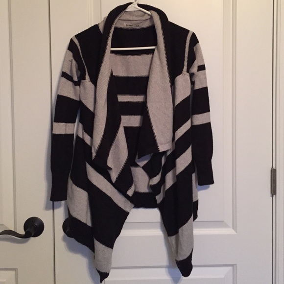 🔻Gray/Black open sweater