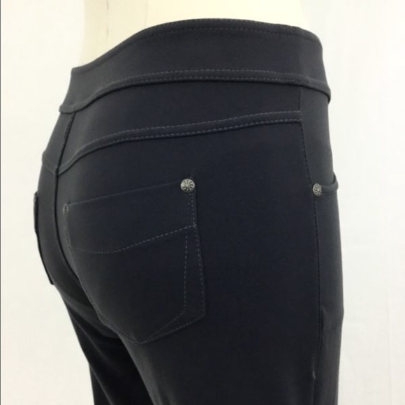 Athleta Classic Bettona