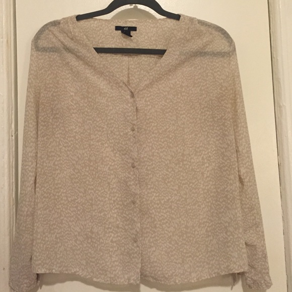 H&M Long sleeved buttoned blouse