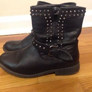 Motorcycle boots