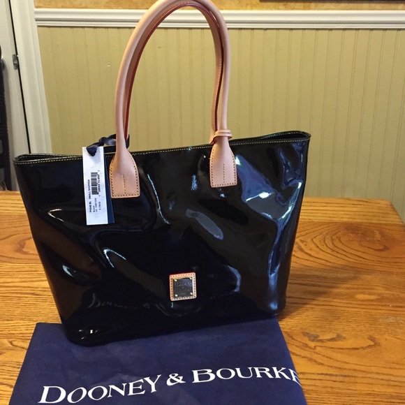 Dooney & Bourke Handbags - 🎉last chance 😘NWT Dooney &Bourke