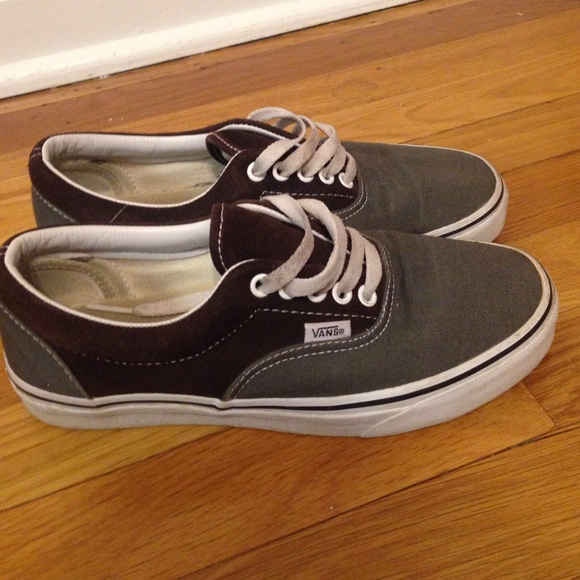 Vans - Picture 2 of 4