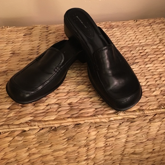 New worn inside. Black leather bandolino mules