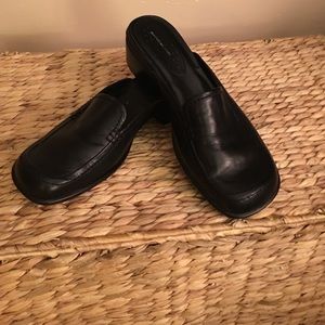 New worn inside. Black leather bandolino mules