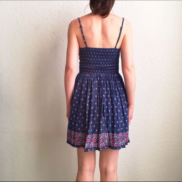 ❌SOLD❌IN BUNDLE❌ Summer Floral Sun Dress - Picture 2 of 4
