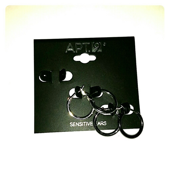 Little hoop earrings