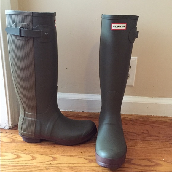 Hunter rain boots in brown