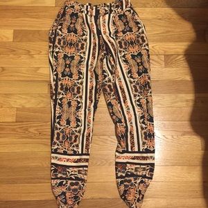 Floral patterned skinny ankle soft pants