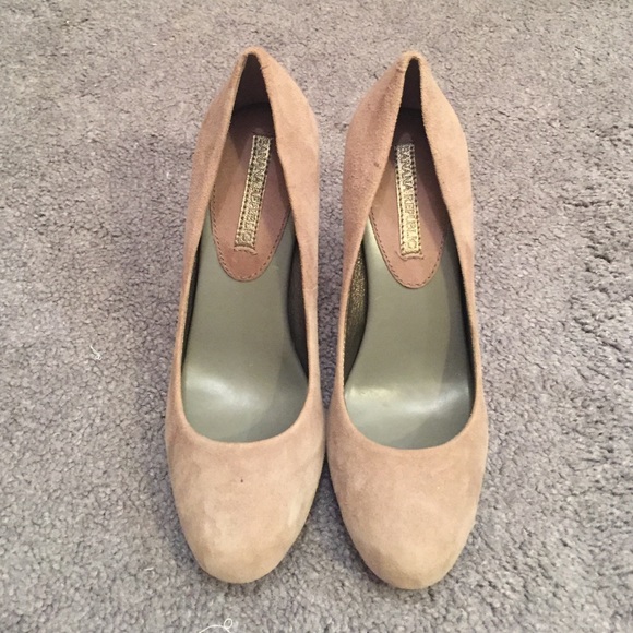 Suede banana republic pumps