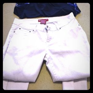 White skinny jeans