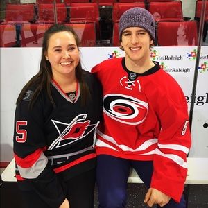 Meet your Posher, Caitlin