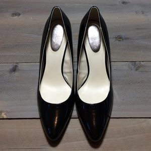 Nickels Dorothy Black Patent Pumps Sz 7.5M