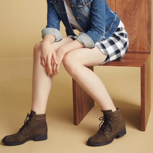 Steve Madden "Gantra" Bootie - Picture 3 of 5