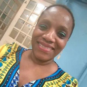 Meet your Posher, Adrianne