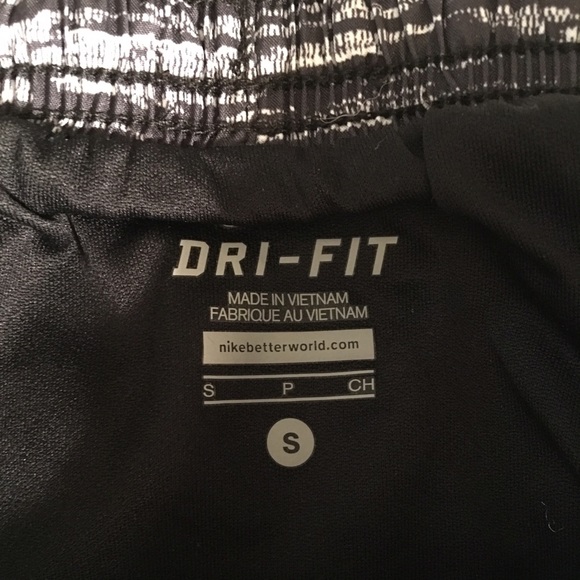 SOLD Nike Dri-fit shorts in like new condition - Picture 2 of 2