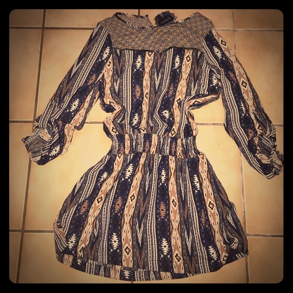BRAND NEW Flowy Short Patterned Dress