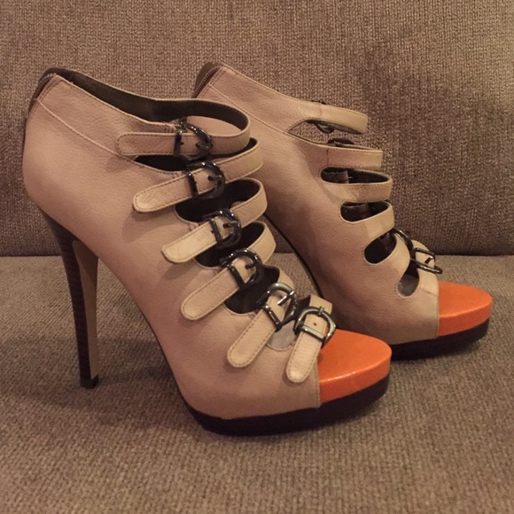 ALDO BUCKLE STILETTO - LIKE NEW !!! SIZE 8