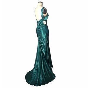 Beautiful emerald dress!