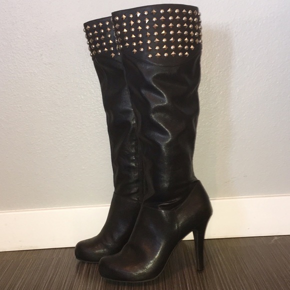 BCBG heeled black studded boots 👠👣💋