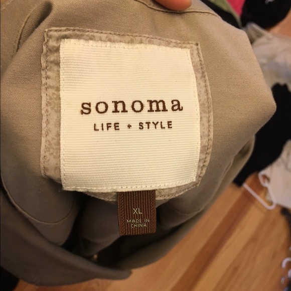 Spring coat - Picture 2 of 2