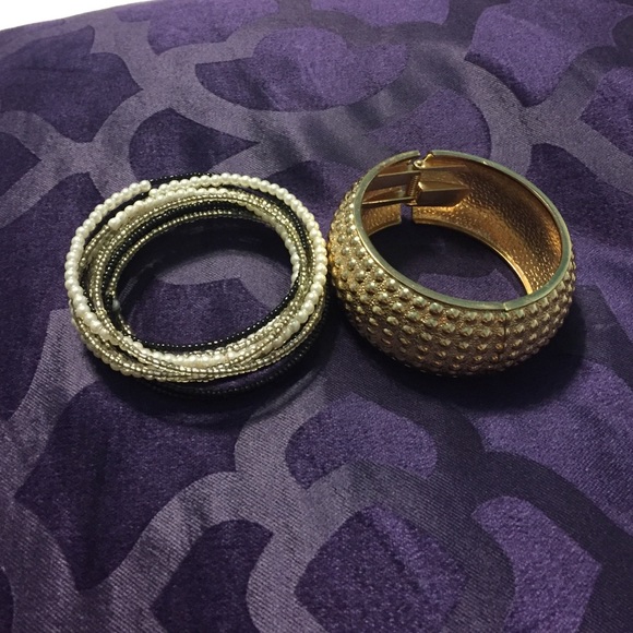 Bracelets gold metal and beaded