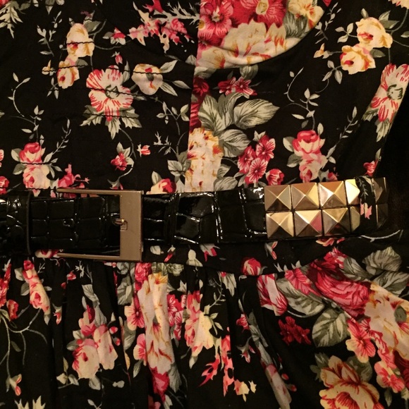 Floral Mini Dress Size Large - Picture 2 of 4