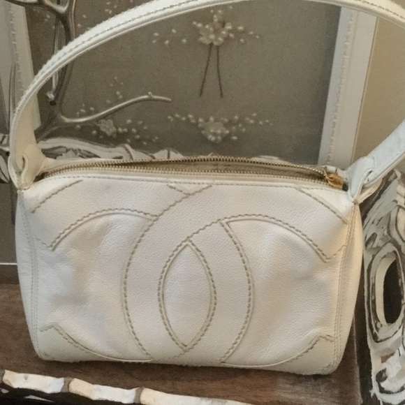 Sold Chanel hand bag - Picture 1 of 4