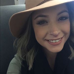 Meet your Posher, Vanessa