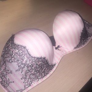 NEARLY NEW VS bombshell strapless bra 💋