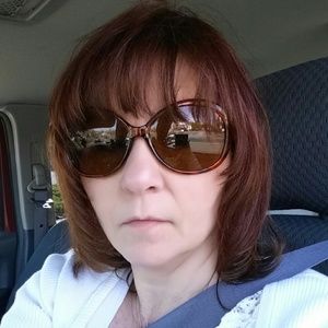 Meet your Posher, Denise