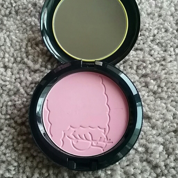 The Simpsons MAC powder blush - Picture 3 of 3