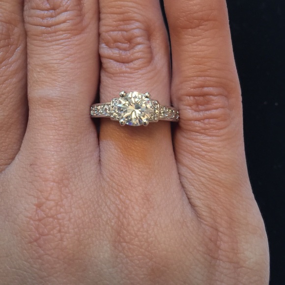 Ashley Round Stone Ring - Picture 3 of 4