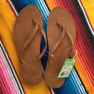 Sanuk Flip Flops - SOFT brown leather material ❤️