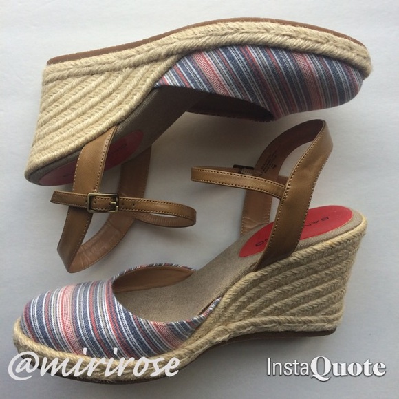 bandolino espadrille wedges