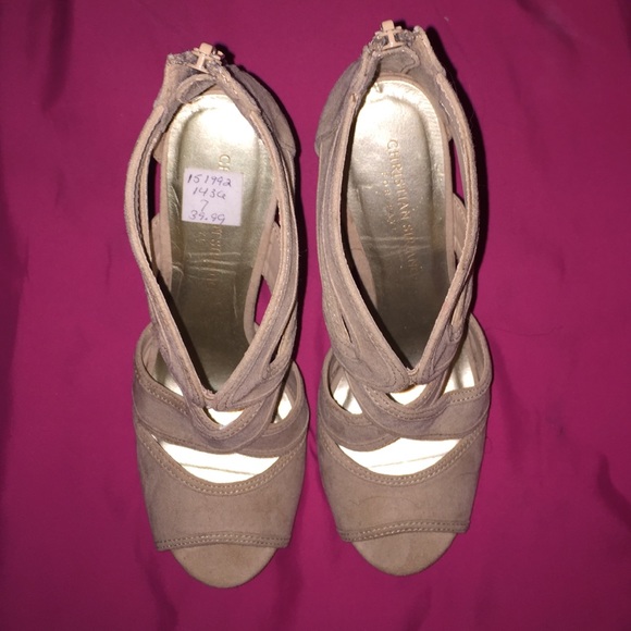 Heels - Picture 3 of 4