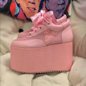 YRU Qozmo high pink sparkle platforms
