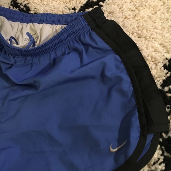 Nike running shorts - Picture 2 of 3