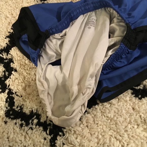 Nike running shorts - Picture 3 of 3