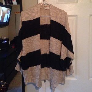 Over sized opened arm cardigan