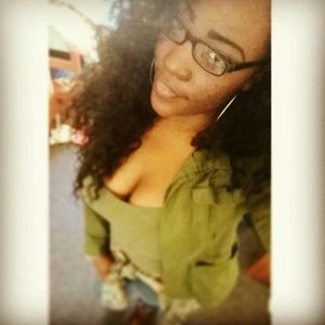 Meet your Posher, Kayla