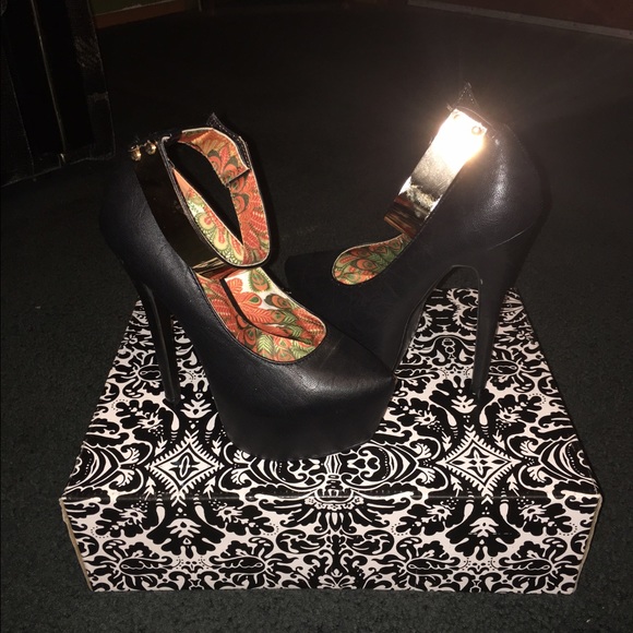 Liliana Pump